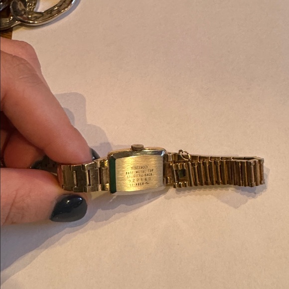 Vintage Seiko gold rectangle dial watch women’s 80s * - Picture 6 of 6